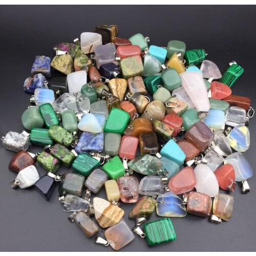 100pcs assorted Irregular Stone Beads Charms Pendant Healing Natural Chakras Pink Crystal DIY Necklace Jewelry Making Wholesale