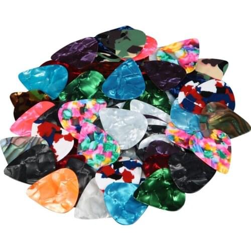 100pcs Celluloid Guitar Picks Mediator Thickness 0.46 0.71 0.81 0.96 1.2 1.5mm - Color Random