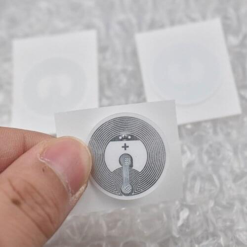 2pcs/Lot 25mm round Epaper rfid label sticker tag 13.56MHz ISO14443A NFC 215 Sticker for all NFC enabled phones