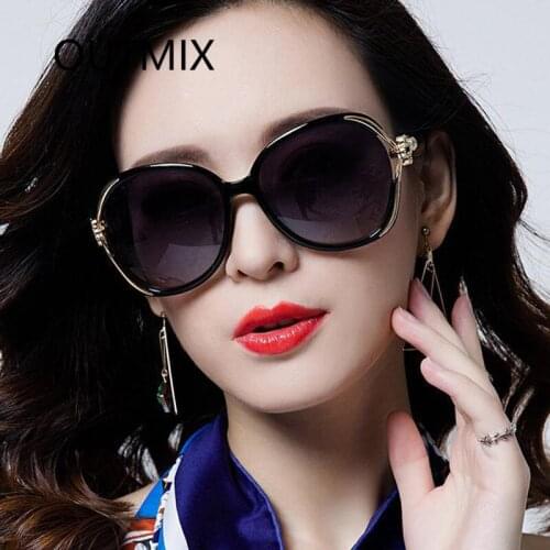 New Womens Sunglasses 2020 Fashion Big Frame Sun Glasses Female Luxury Brand Metal Rose Hollow Out Shades UV400 Oculos De Sol