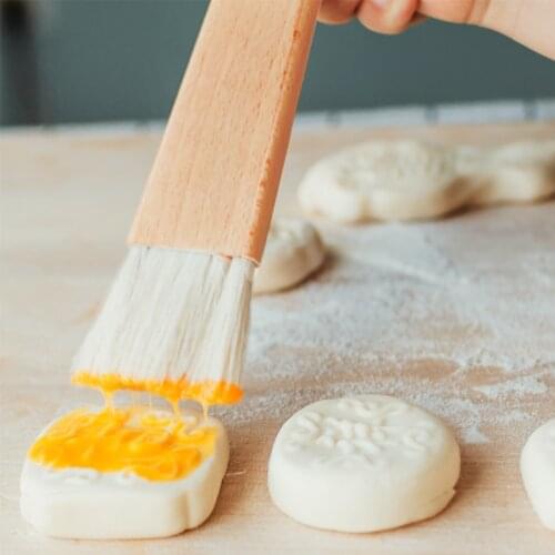 Portable Oil with Brush Grill Oil Brushes Liquid Oil Pastry Kitchen Baking BBQ Tool Kitchen Tools for BBQ Beechwood Handle