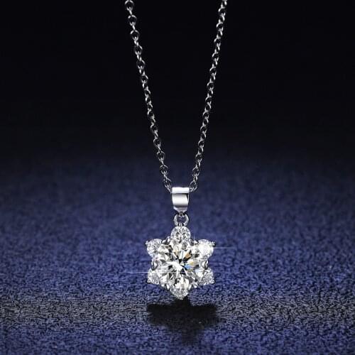 925 Silver Pendant 1 Carat Moissanite Engagement Necklace Women Fashion Classic Snowflake Silver Pendant Gift Chain