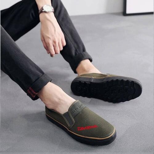 DAIWA Fishing Wearable Shoes Mens Outdoor Fishing Mountaineering Fashion Camouflage Shoes Wild Waterproof Fishing Shoes