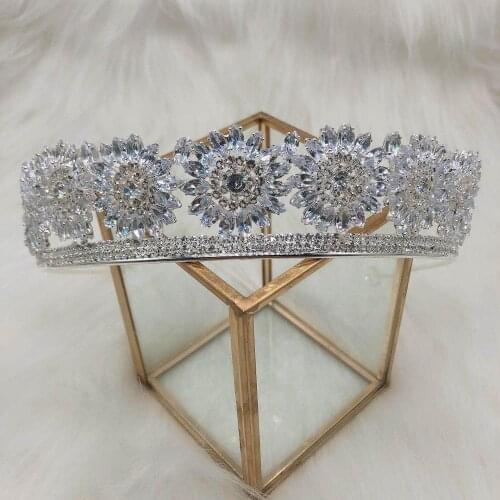 Fashionable and exquisite Rhinestone Bridal Wedding crown jewelry hair ornament retro Crystal Wedding headdress crown jewelry