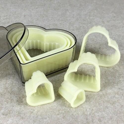 Nylon Plastic 7 PCS per lot Fluted Edge Heart shaped Cutter Fruit Mould Cake Pastry Cookies Biscuit Mold