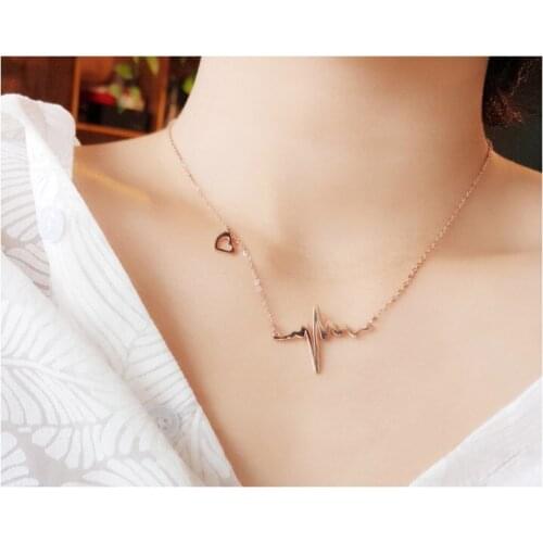 2021 New personality Titanium Steel necklace Crystal from Austrian Fashion Jewellery Temperamental Lightning Pendant Necklace