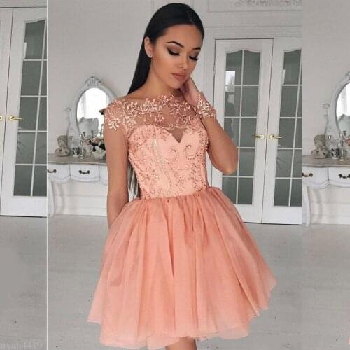 2020 New Sexy Women Short Cocktail Dresses Sheer Jewel Neck Long Sleeves Peach Lace Applique Sequins Zipper Back Prom Party Home