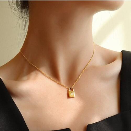 WTLTC Boho 202 Eight-pointed Star Lock Pendant Necklaces Drop Small Starburt Chokers Minimalist Chain Link Necklace for Women