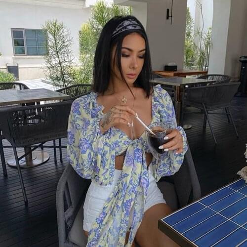 Summer Aesthetic Clothes Cropped Chiffon Floral Laced Up Tied Crop Top Lantern Sleeve V Neck Trendy Tops Baby Tee Y2k Womens