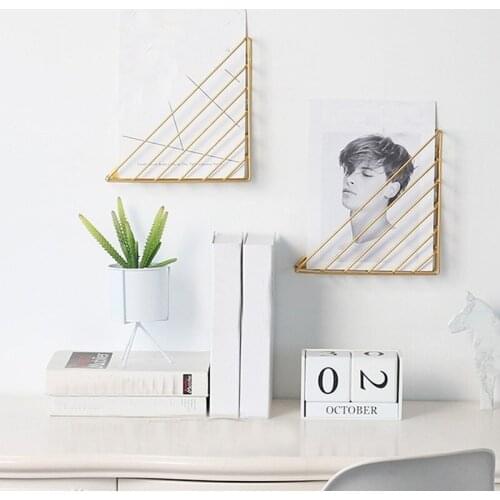 Metal Triangle Wall Shelf Wall Mounted Wall Decoration Magazine Book Storage Rack Crafts Display Stand Wall Shelves Home Decor