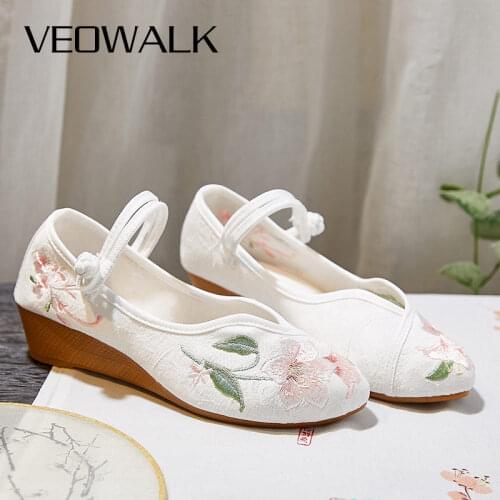 Veowalk 4cm Wedge Women Pointed Toe Cotton Fabric Mid Heel Shoes Chinese Embroidered Ankle Strap Ladies Casual Canvas Pumps