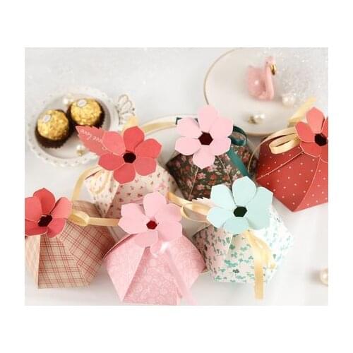 50pcs Multicolor 6 Leaf Petal Candy Paper Box Gift Bags Wedding Favors and Gift Boxes for Wedding Baby Shower Party Supplies