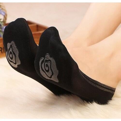 New Non-slip 1 pair Fashion Shallow Mouth Rose Cotton Bottom Boat Socks Women Ice Silk Socks
