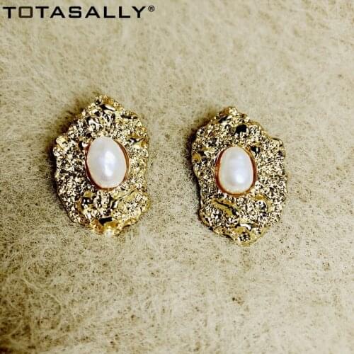 TOTASALLY Vintage Baroque Irregular Earrings for girls Golden Alloy Simulated Pearl Stud Earrings womens Party Jewelry Dropship
