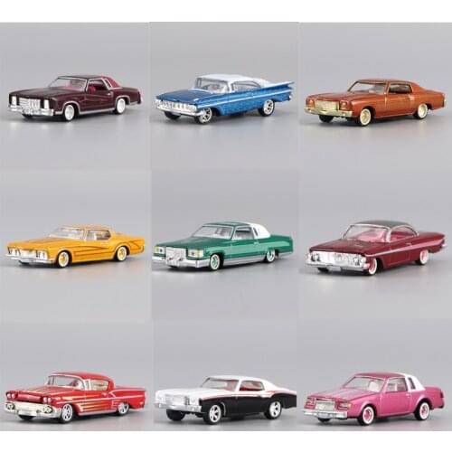 Diecast 1/64 Scale Alloy Classic Car Model Metal Jumping Vehicle Simulation Collection Display Ornament Souvenir Show Boys Gifts