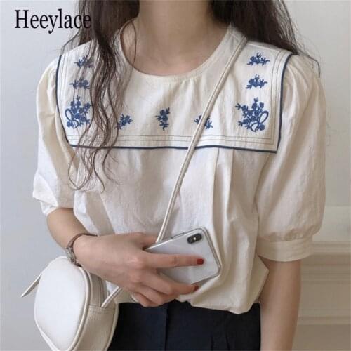 Vintage Girls Lady Loose Embroidery Tops Flowers Elegance High Quality 2021 Retro Fashion Chic Hot Women Casual Tops Blouses
