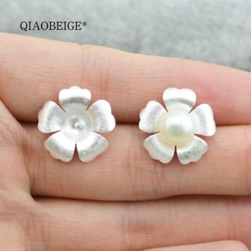 QIAOBEIGE 925 silver jewelry fashionable flower shape plain silver color Jewelry to Mount Pearl Earring Stud Jewelry Women