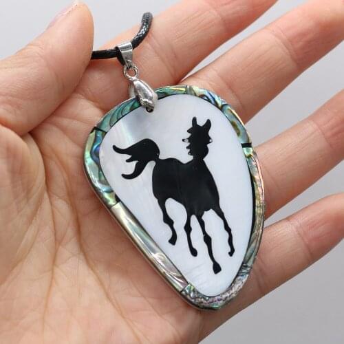 Natural Shell Necklace With Triangle Steed Pendant Leather Cord 2MM Charms For Elegant Women Love Romantic Gift