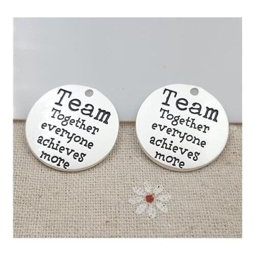 High Quality 20 Pieces/Lot Diameter 25mm Letter Engraved Team Together Everyone Achieves More Inspiration Words Message Charm