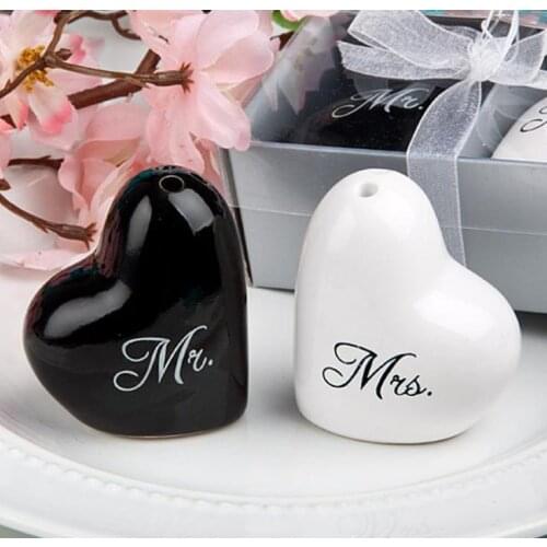 200pcs heart shaped Mr. & Mrs Ceramic Salt and Pepper Shakers wedding return gifts souvenirs SN749