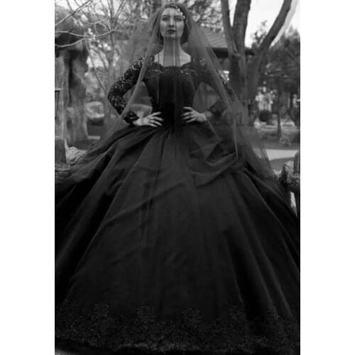 Vintage Gothic Black Ball Gown Wedding Dresses 2020 Lace Long Sleeve Bride Dress Appliques Plus Size Autumn Winter Bridal Gowns