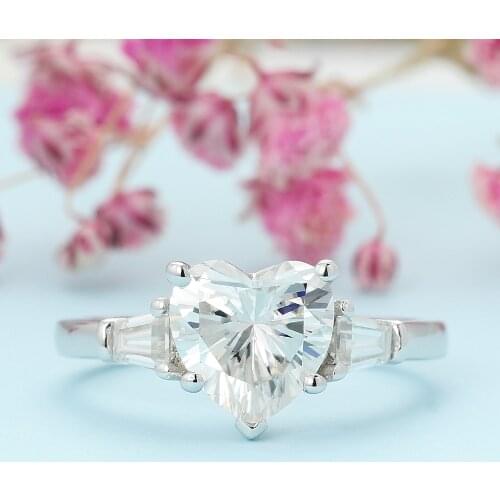 VERYINS Sterling Silver S925 Certificated 2ct 8mm Heart Shaped Moissanite Three Stone Engagement Ring for Women