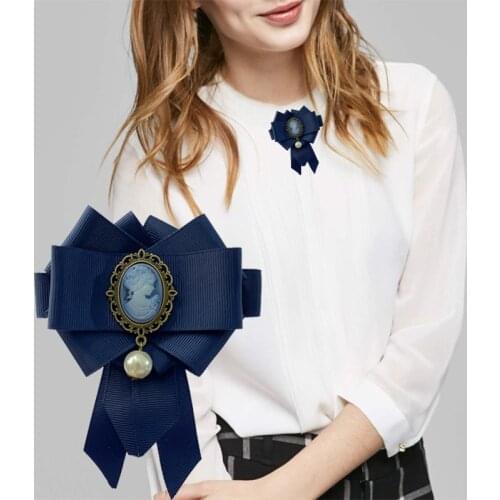 New 2021 Fashion Women Velvet Ribbon Bowknot Cameo Lady Vintage Elegant Costume Animal Brooches Box Set Birthday Gift Accessory