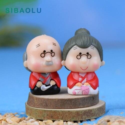 2pcs Old Grandma Couple Miniature Figurine Cartoon wedding Cake home Decoration Character Anime garden figures action model doll