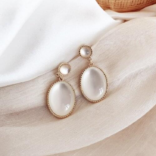 2020 New Womens Earrings Delicate Elegant Cats Eye Round Earrings for Women Bijoux Korean boucle Girl Gifts Jewelry Wholesale