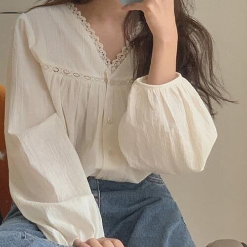 Fashion V-Neck Lace Puff Sleeve Shirt Female Design Sense Niche Spring Gentle Wind Solid Blouse Tops