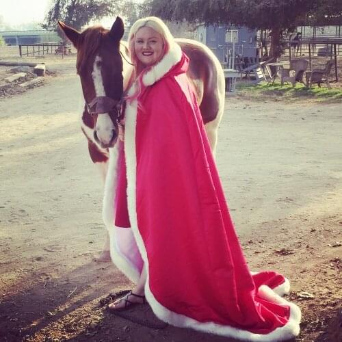 Red fur robe cape faux fur coat Medieval Hooded Women Cape Winter Wedding Bridal Cloak Shawl Faux fur Edge Satin wedding cloak