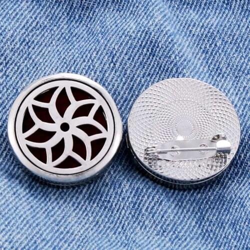 Tire shape Stainless Steel Aromatherapy Brooch for Women and Women Brooch Fashion Accessories Aromatherapy Jewelry
