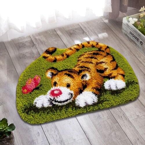 DIY Latch Hook Cushion Kit Animals Pillow Case Crochet Hobby & Crafts Yarn for Embroidery Cushion Cover Tiger Sofa Bed Pillows