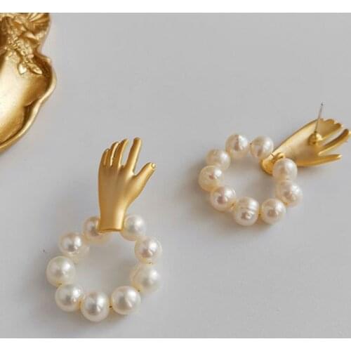 U-Magical Unusual Matte Palm Beaded Natural Pearl Dangle Earrings for Women Charm Gold Metal Hollow Party Earrings Jewellery