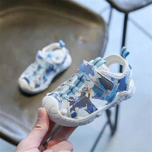 New summer 2021 kids' and girls' soft sole non slip Head Beach Shoes Boys' camouflage air permeable sports sandals
