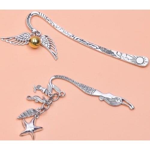 2 pcs Creative Wings Specimens Bookmark Pendant Metal Book Mark School Supply Mermaid Conch Jewelry Making Keychain Friends Gift