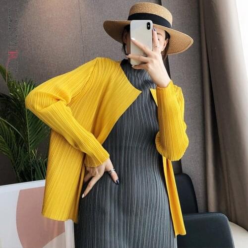 LANMREM pleated jacket 2021 autumn winter new arrival fashion temperament womens cardigan shows thin women solid coat 2A2554