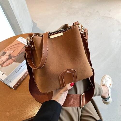 High Quality Nubuck PU Leather Messenger Bags For Women Retro Wide Strap Shoulder Bucket Bag Luxury Handbags Women Bags Designer