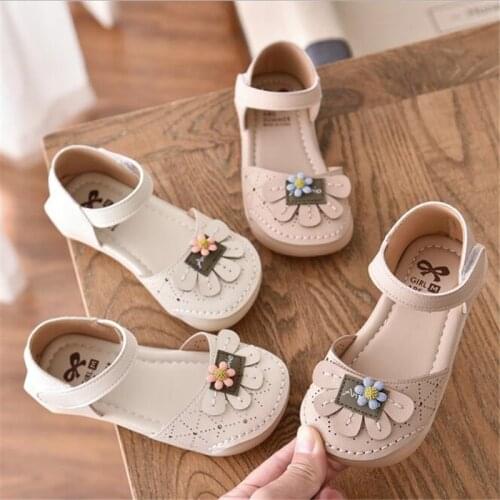 Spring and summer new fashion little flower girls half sandals girls soft bottom antiskid Princess sandals childrens shoes