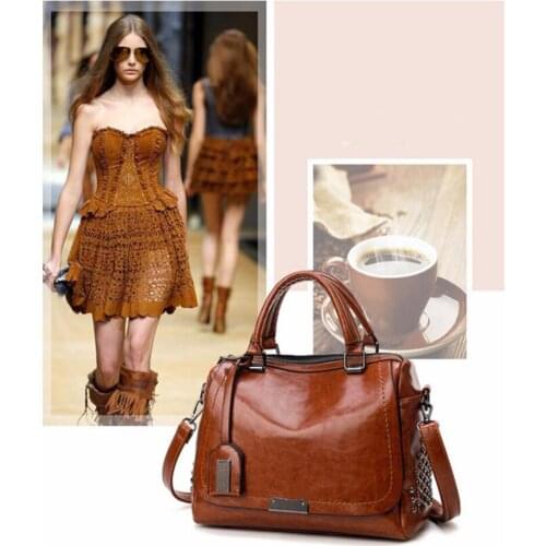 Ladies shoulder bag 2021 new European and American retro portable oil leather bag fashion rivet messenger bag