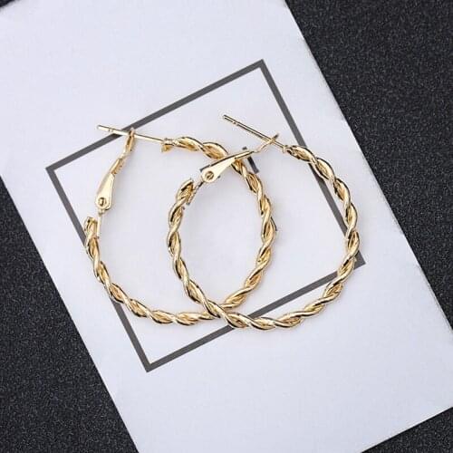Luxury Girls Earrings Accessories Party Hoop Earrings For Women Twist Metal Circle Geometric Round Retro Jewelry