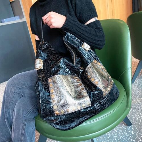 Big Pocket Leather Women Luxury Handbag 2021 Retro Rivet It Shoulder Bag High-end Brand Golden Color Sequins Durable Travel Bag