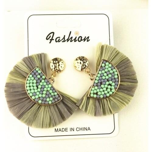 Dongmu 2019 new girl raffia earrings tassel earrings light weight fashion colorful fashion jewelry ladies gifts Bohemia summer