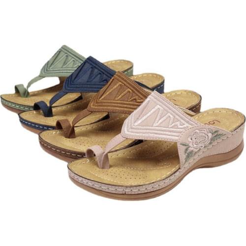 2021 Summer New Ladies Sandals Large Size Round Head Set Toe Flower Mid-Heel Casual Womens Wedge Heel Slippers