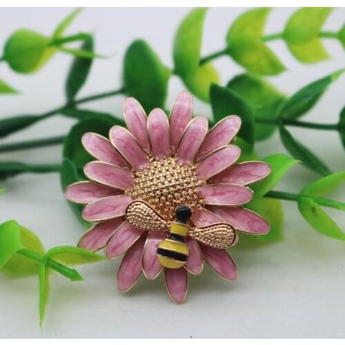 DoreenBeads Fashion Daisy Flower Series Brooches For Women Accessories Daisy Flower Bee Gray Enamel 40mm x 40mm, 1 Piece