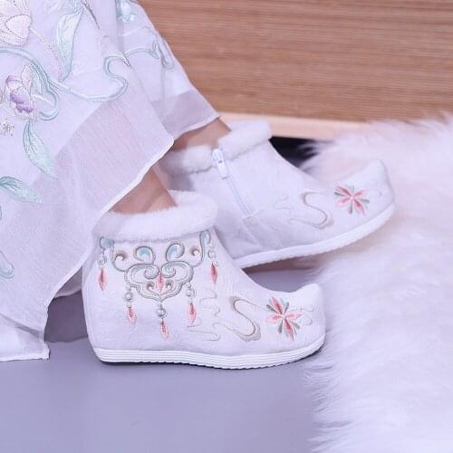 Womens Embroidery Ankle Boots Hanfu Fur Liner Warm Snow Winter Hidden Heel Chipao Shoes Chinese Styles Black White New 2020
