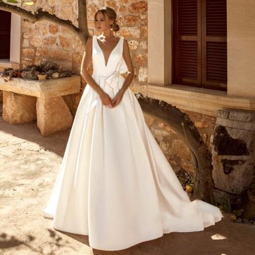 Eightree A-line Wedding Dress V Neck Satin Wedding Dress with Bow Simple Bride Dress Backless Weeding Gowns Robe De Mariee 2020