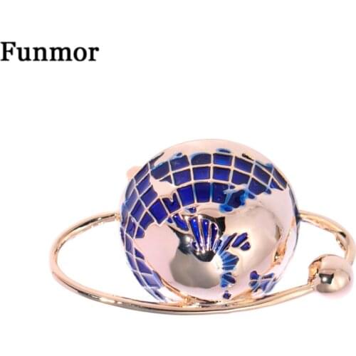 Funmor Delicate Planet Brooch Earth Enamel Pins Women Men Sweatshirt Suit Backpack Bijoux Jewelry Party Lapel Decoration Gifts