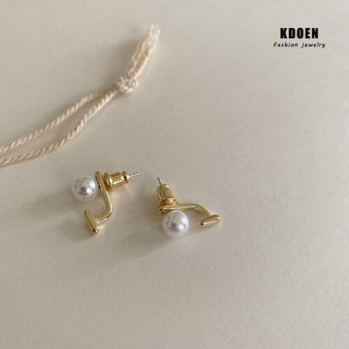 Elegant Mini Pearl Stud Earrings For Woman Fashion Korean Jewelry Versatile Ladies Temperament Earrings Party Unusual Earrings
