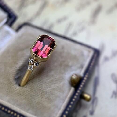 Popular Retro Pink Crystal Finger Ring for Women Rhinestone Geometry Engagement Ring Wedding Party Jewelry Girl